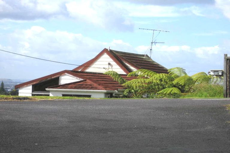 Photo of property in 2/51b Sunset Road, Totara Vale, Auckland, 0632