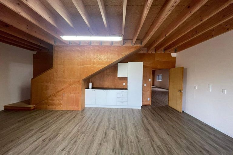 Photo of property in 37 Pitt Road, Runciman, Drury, 2578