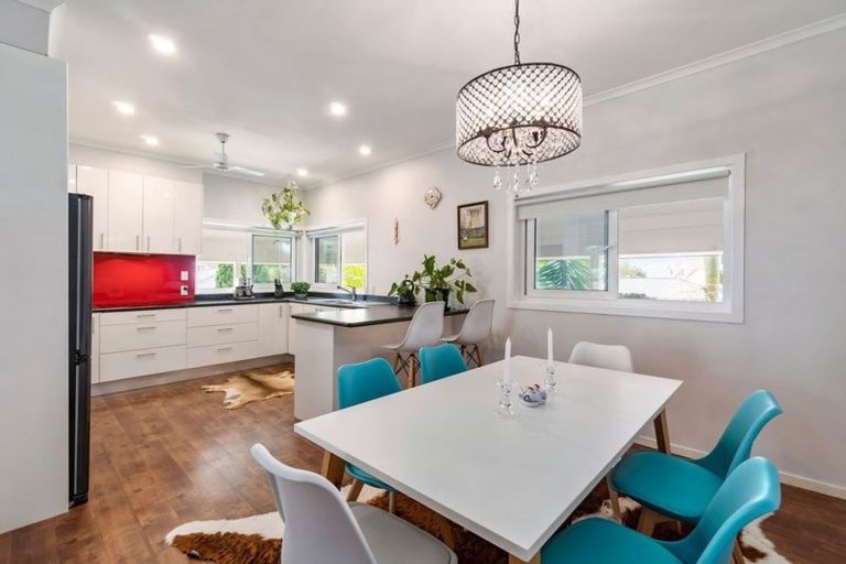 Photo of property in 17 Gala Place, Henderson, Auckland, 0612