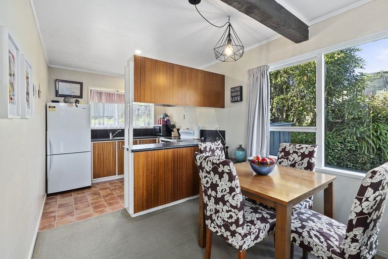 Photo of property in 11b Florio Terrace, Tawa, Wellington, 5028