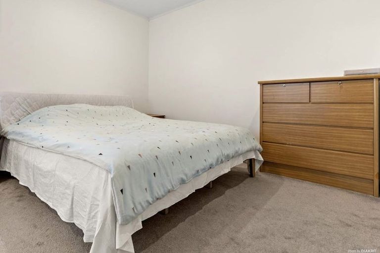 Photo of property in 1/14 Chequers Avenue, Glenfield, Auckland, 0629