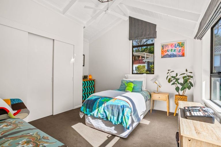 Photo of property in 7 Mahuta Grove, Northcote, Auckland, 0627