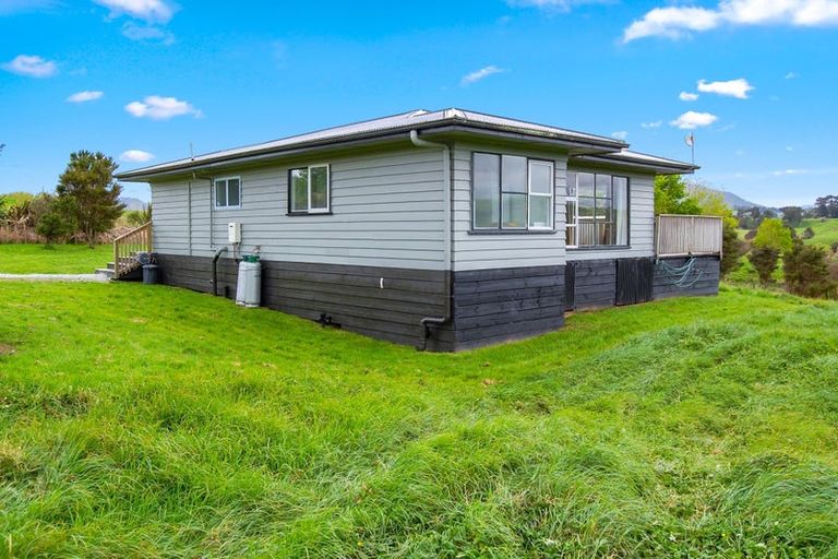 Photo of property in 17 Ranganui Road, Kaiwaka, 0573