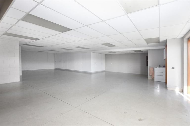 Photo of property in 17 Cornwall Street, Vauxhall, Dunedin, 9013