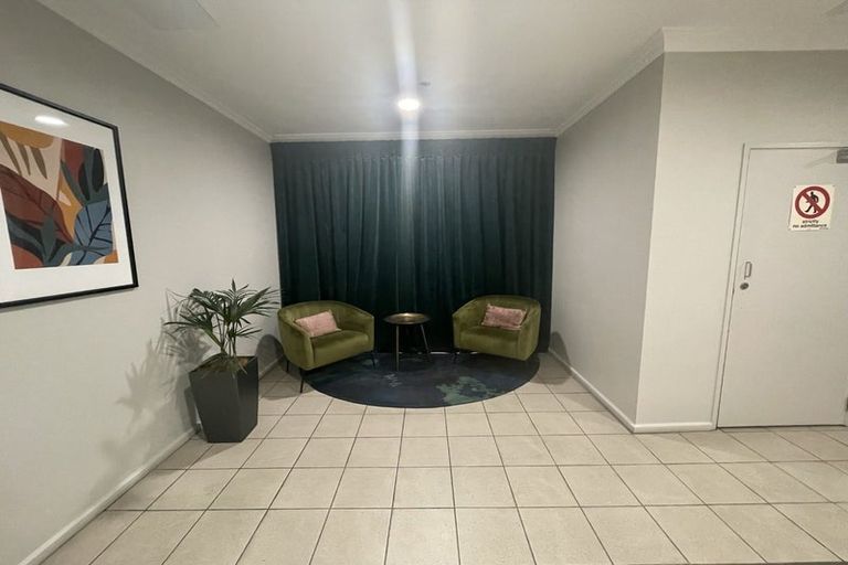 Photo of property in Atrium Apartments, 2q/154 The Terrace, Wellington Central, Wellington, 6011
