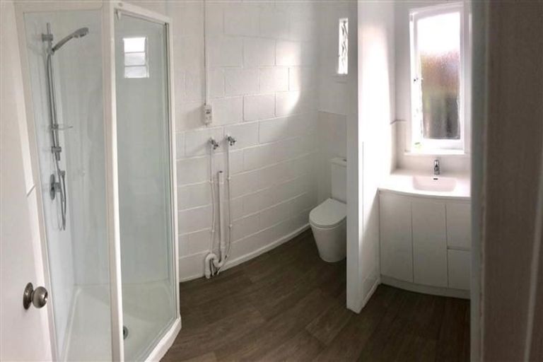 Photo of property in 2/17 West Hoe Road, Orewa, 0931