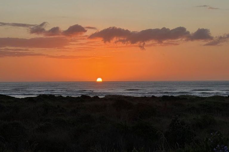 Photo of property in 7 Kent Avenue, Waitarere Beach, Levin, 5510