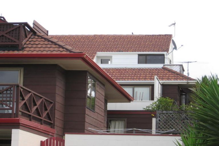 Photo of property in 2/5 Sandford Street, Campbells Bay, Auckland, 0630