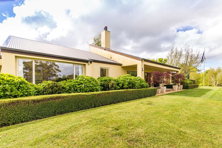 Photo of property in 280 Gillespie Place, Acacia Bay, Taupo, 3385