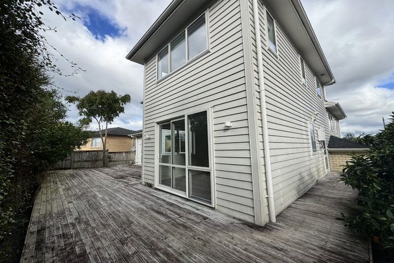 Photo of property in 39 Travis View Drive, Fairview Heights, Auckland, 0632