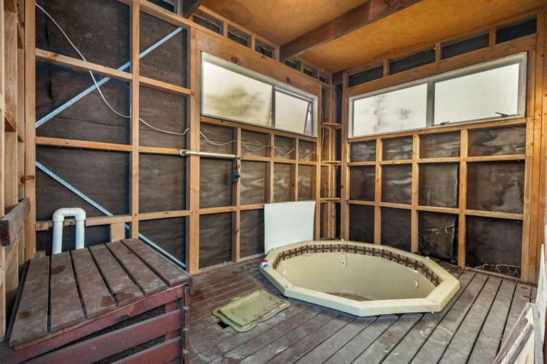 Photo of property in 7 Abbotleigh Avenue, Te Atatu Peninsula, Auckland, 0610