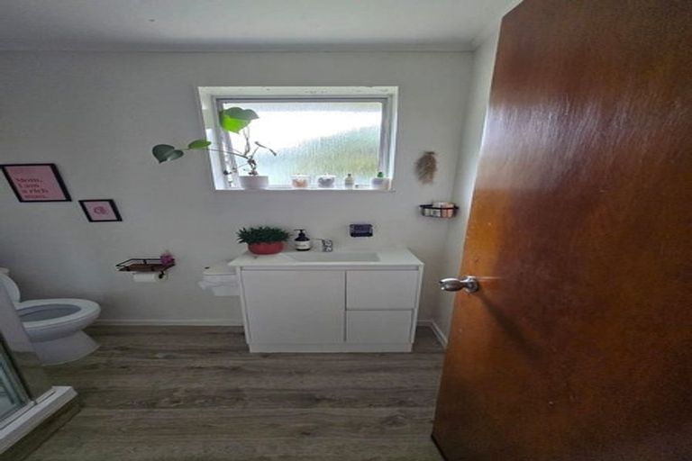 Photo of property in 78b Pinehaven Road, Pinehaven, Upper Hutt, 5019