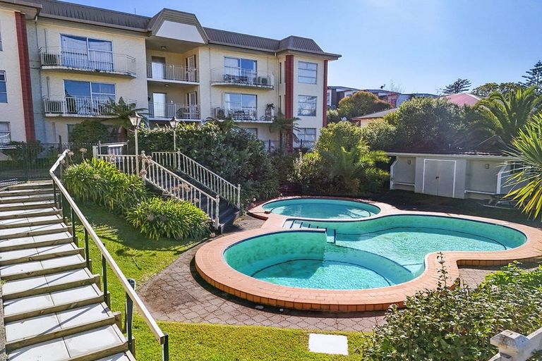 Photo of property in 2/10 Hunter Street, Hamilton Lake, Hamilton, 3204