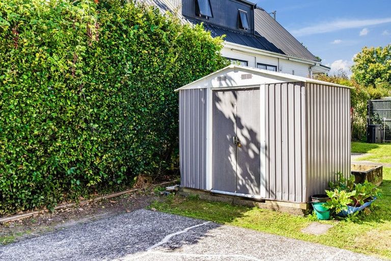 Photo of property in 2/12 Ellice Road, Totara Vale, Auckland, 0629