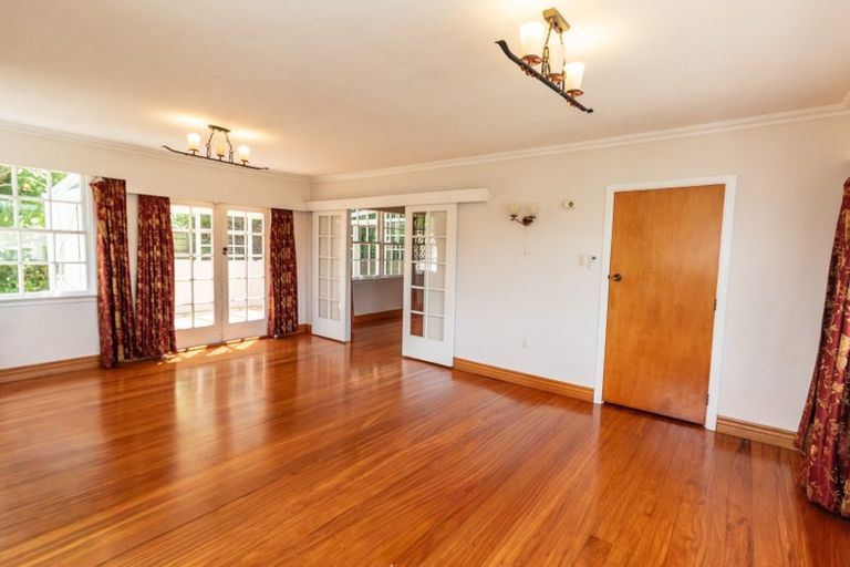 Photo of property in 13 David Crescent, Karori, Wellington, 6012