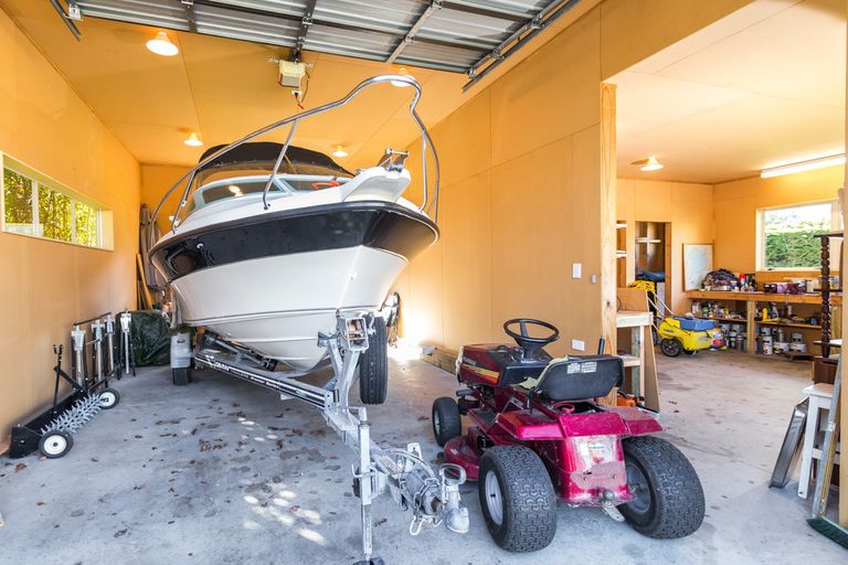 Photo of property in 280 Gillespie Place, Acacia Bay, Taupo, 3385