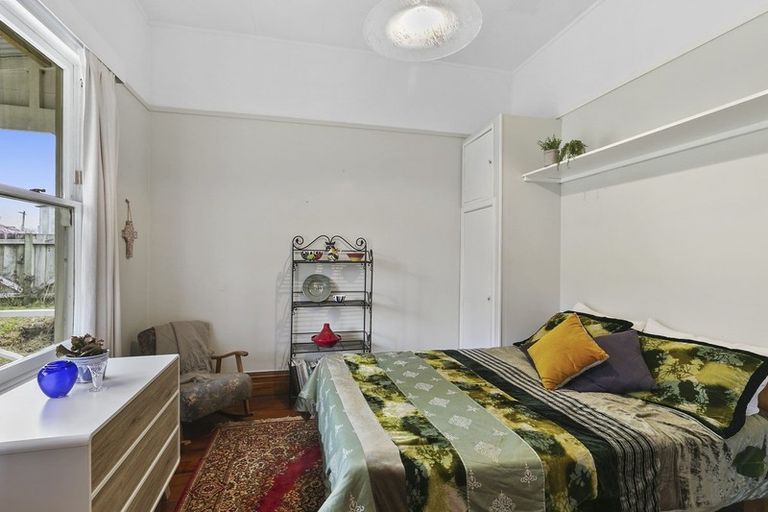 Photo of property in 99 Amohia Street, Paraparaumu, 5032