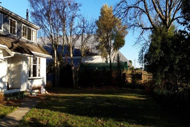 Photo of property in 27 Avonhead Road, Avonhead, Christchurch, 8042