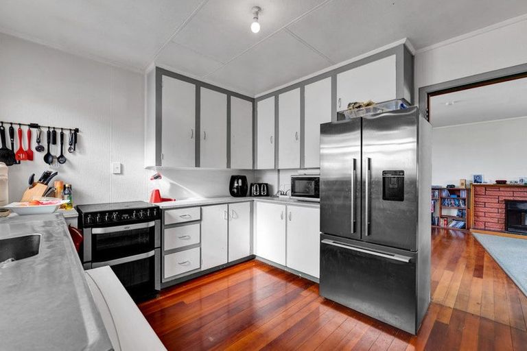 Photo of property in 9 Grey Street, Normanby, Hawera, 4614