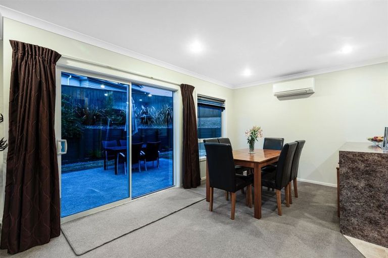 Photo of property in 7 Sumner Terrace, Aotea, Porirua, 5024