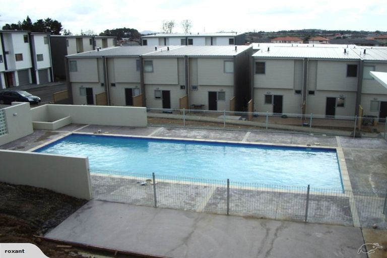 Photo of property in 28/7 Kelvin Hart Drive, East Tamaki, Auckland, 2013