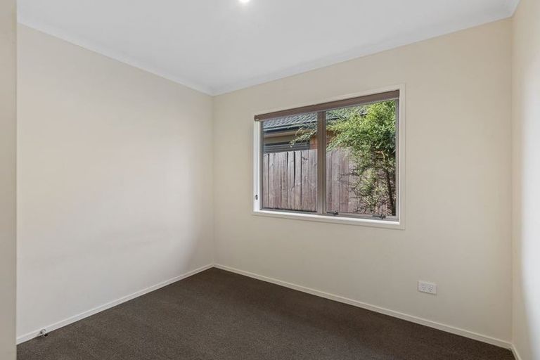 Photo of property in 6 Caffreys Avenue, Massey, Auckland, 0614
