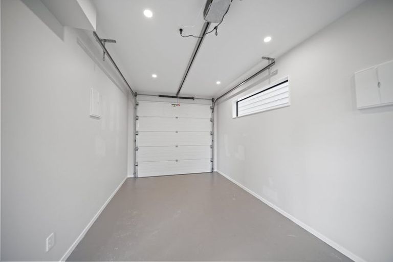 Photo of property in 44d Blakeborough Drive, Forrest Hill, Auckland, 0620