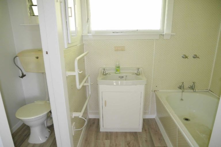 Photo of property in 22 Roswell Place, Islington, Christchurch, 8042