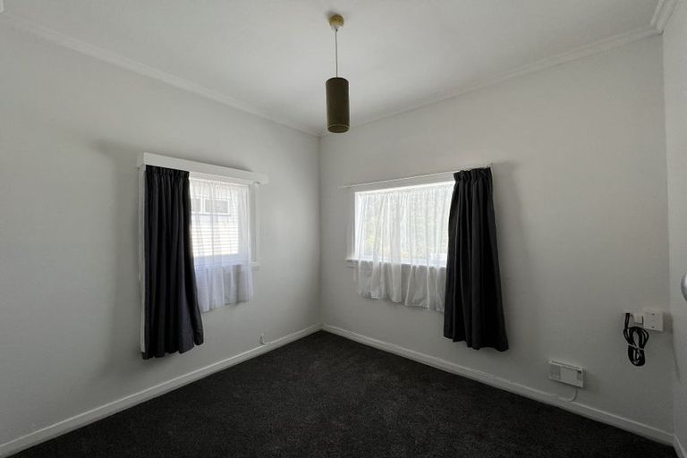 Photo of property in 4/5 Benares Street, Khandallah, Wellington, 6035