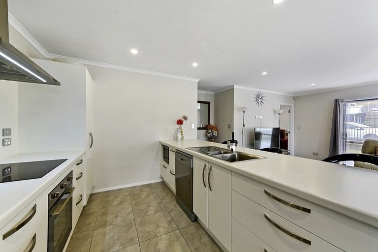 Photo of property in 36 Ridgedale Crescent, Flagstaff, Hamilton, 3210