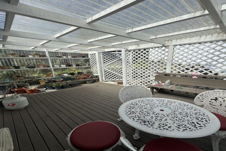 Photo of property in 68 Newington Road, Henderson, Auckland, 0612