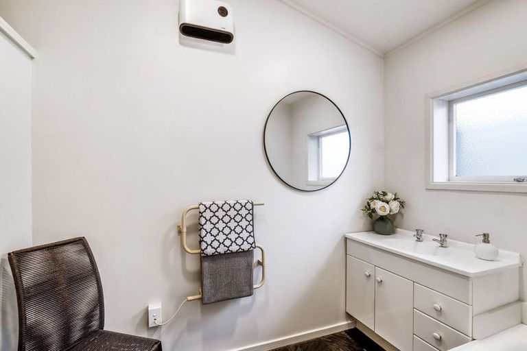 Photo of property in 101b Yaldhurst Road, Sockburn, Christchurch, 8042