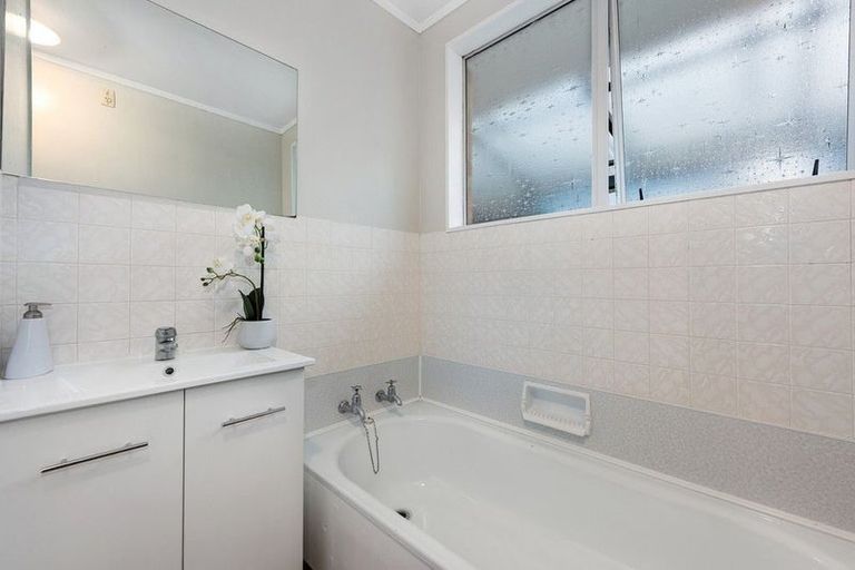 Photo of property in 1/11 Lowry Crescent, Stokes Valley, Lower Hutt, 5019