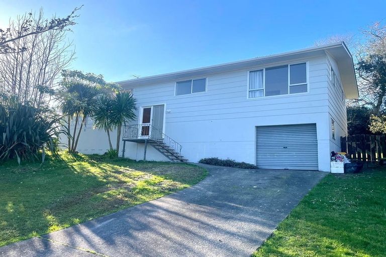 Photo of property in 58 Oreil Avenue, West Harbour, Auckland, 0618