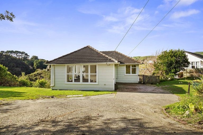 Photo of property in 7 Cheshire Street, Cannons Creek, Porirua, 5024