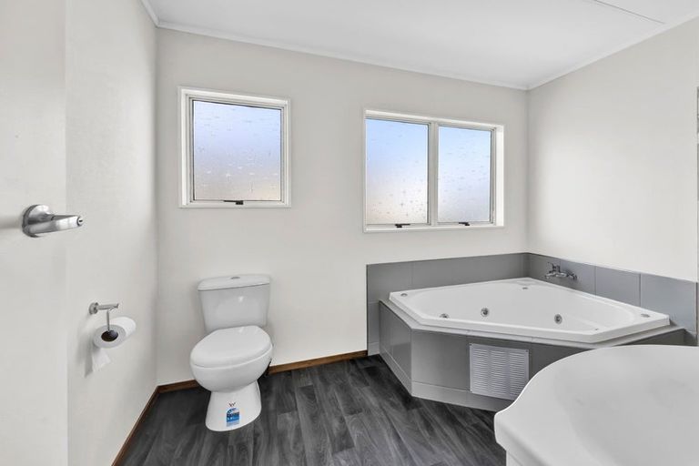 Photo of property in 6 Manuka Place, Hawera, 4610