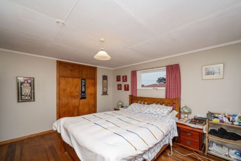 Photo of property in 1 Aytoun Street, Opunake, 4616