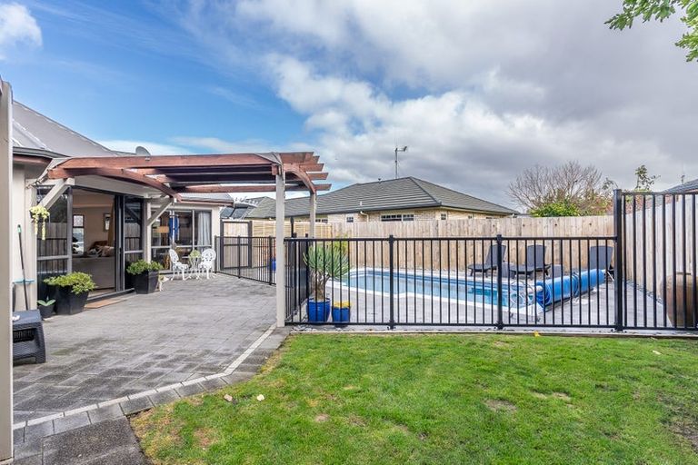Photo of property in 50 Cairns Crescent, Rototuna, Hamilton, 3210