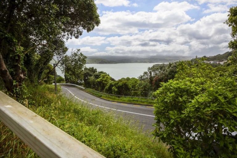 Photo of property in 2 Kenef Road, Paremata, Porirua, 5024