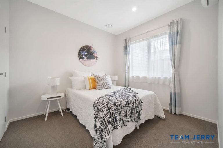Photo of property in 76 Donegal Park Drive, Flat Bush, Auckland, 2019