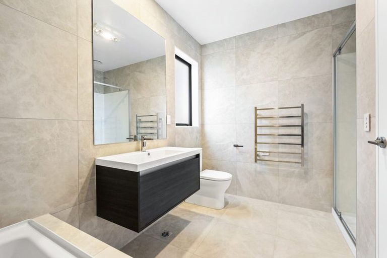 Photo of property in 30a Kukuwai Avenue, Red Beach, 0932