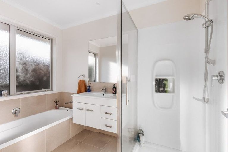 Photo of property in 31 Fairfax Crescent, Pyes Pa, Tauranga, 3112