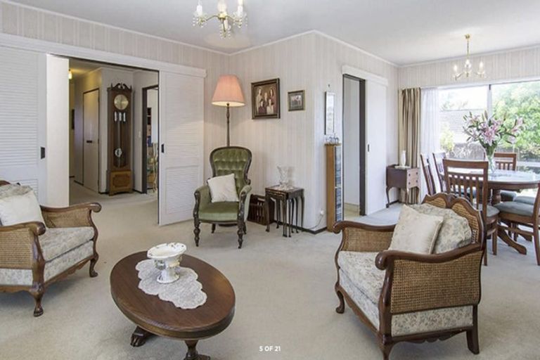 Photo of property in 147 Prince Regent Drive, Farm Cove, Auckland, 2012