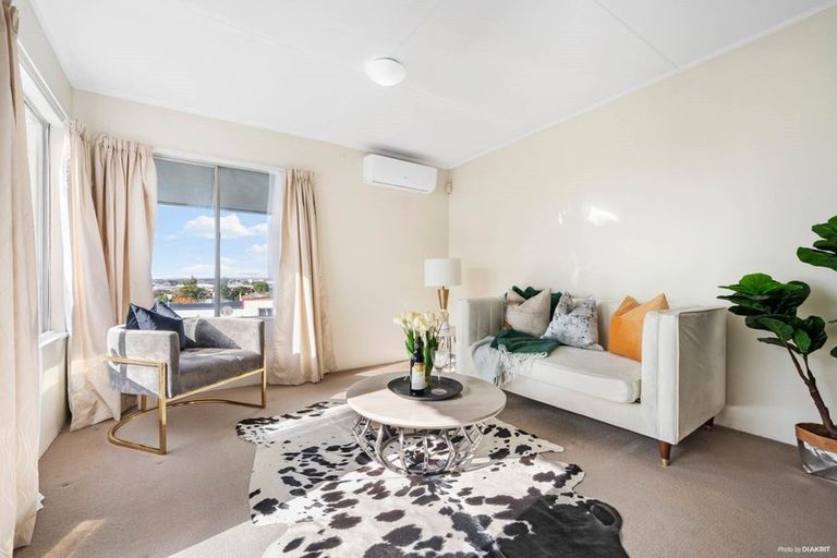 Photo of property in 2/21 Aliford Avenue, One Tree Hill, Auckland, 1061