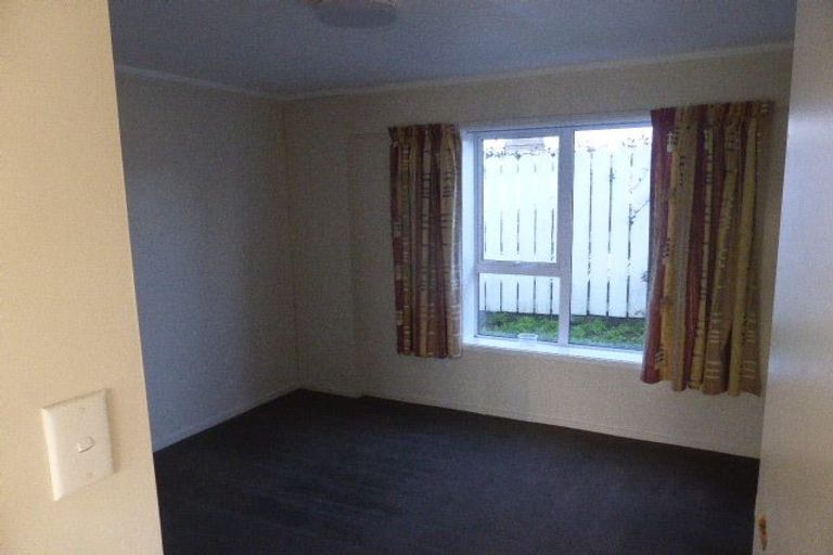 Photo of property in 1/36 Exmouth Road, Northcote, Auckland, 0627