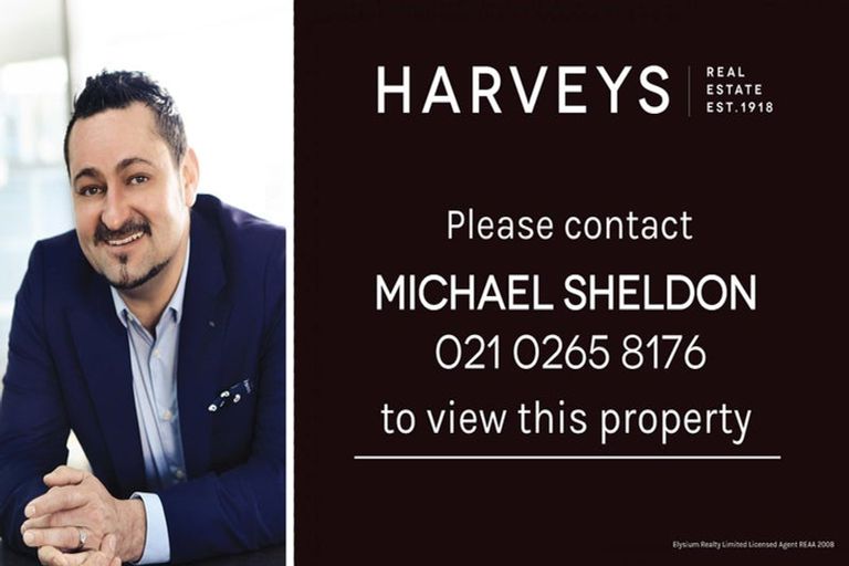 Photo of property in 30 Downer Street, Helensville, 0800