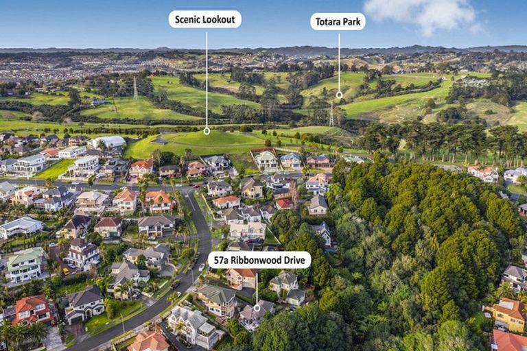 Photo of property in 57a Ribbonwood Crescent, Goodwood Heights, Auckland, 2105