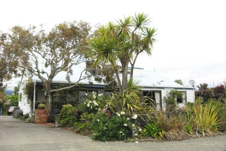 Photo of property in 79 Martin Street, Monaco, Nelson, 7011
