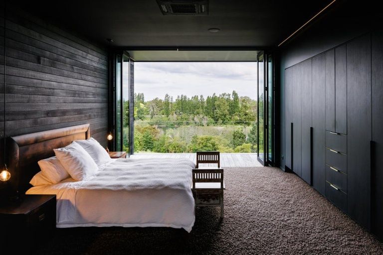 Photo of property in 92 Braid Road, St Andrews, Hamilton, 3200