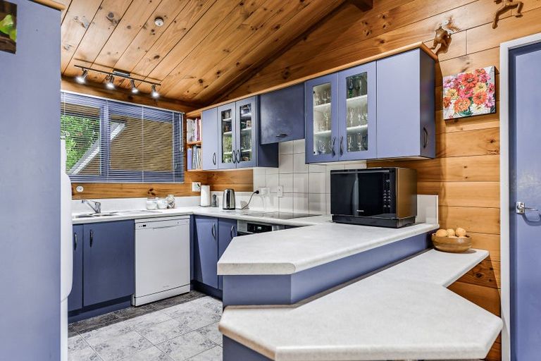 Photo of property in 92 Poaka Avenue, Dinsdale, Hamilton, 3204